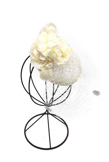 Wholesaler By Oceane - FASCINATOR DECORATED WITH FLORAL MOTIFS, PEARLS AND NET FABRIC