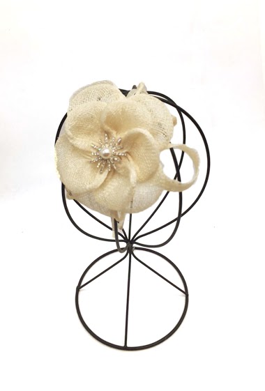 Wholesaler By Oceane - HAIRBAND FASCINATOR IN ROSE MOTIF AND DECORATED WITH A PEARL METAL PIECE