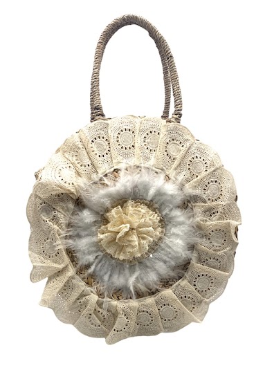 Mayorista By Oceane - Round shaped handmade beach bag decorated with embroidery and feathers