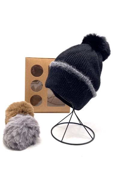 Wholesaler By Oceane - Beanie set - 3 removable pompon