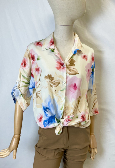 Wholesaler Catherine Style - Flowy blouse with exotic flower print with 3/4 sleeves