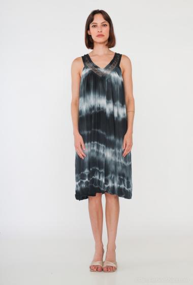 Wholesaler Catherine Style - Flowing V-neck dress with floral crochet, tie-dye print