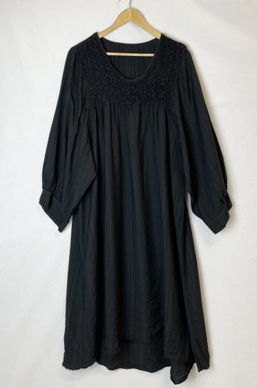 Wholesaler Catherine Style - Flowy dress with textured puff sleeves