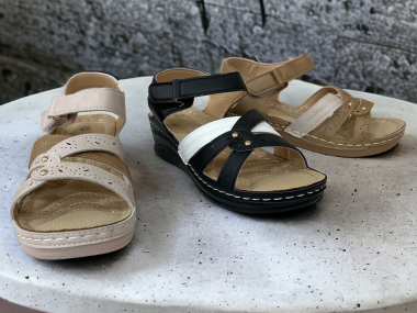 Grossiste C&C Chaussures - Sandale femme légère