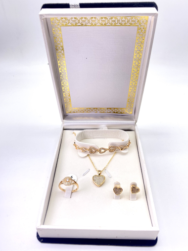 Mayorista Cecile II - Caja de regalo con adornos bañados en oro para mujer.