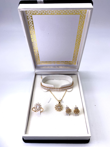 Grossiste Cecile II - Coffret cadeau femme parure plaqué or