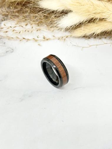 Wholesaler Ceramik - Stainless steel knight wood effect ring