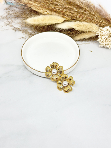 Grossiste Ceramik - Boucles d'oreilles en Acier Inoxydable fleur perle