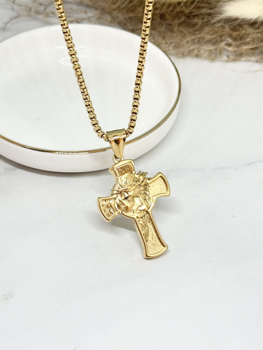 Grossiste Ceramik - Collier avec pendentif en acier inoxydable croix et tête de jesus