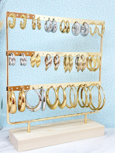 Wholesaler Ceramik - set of 18 pairs of stainless steel earrings sold with the display
