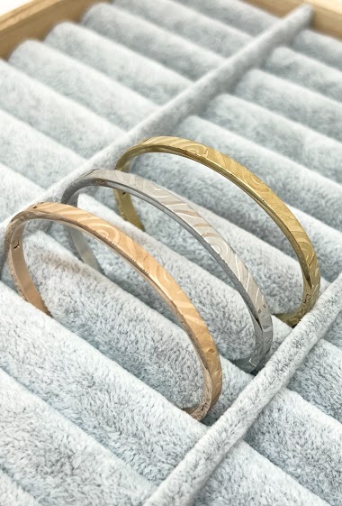 Mayorista Ceramik - Set of 3 Stainless Steel Bracelets in Silver, Gold and Pink