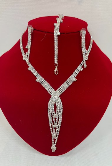 Mayorista Ceramik - Set of necklace, bracelet and earrings with rhinestones for bridal party