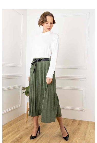 Wholesaler Chana Mod - Plain pleated skirt with belt