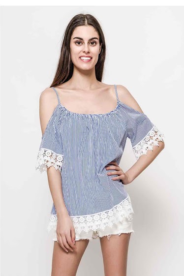 Wholesaler Chana Mod - Striped cold shoulder top