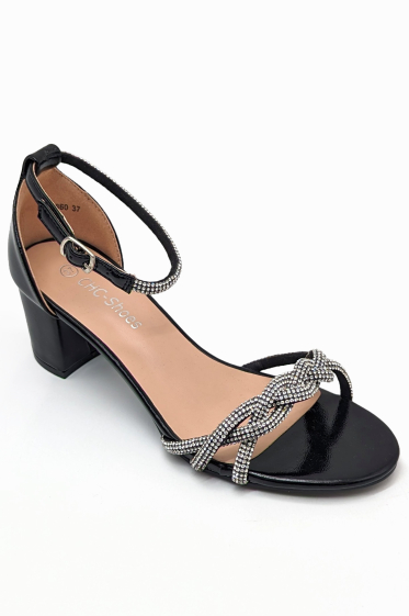 Wholesaler CHC SHOES - Low-heeled pumps with braided strap and rhinestones