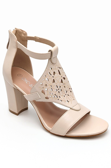 Wholesaler CHC SHOES - Fashionable sandal with high heel and front motif