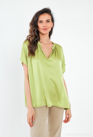 Wholesaler Cherry Paris - Short-sleeved bluid blouse in plain satin viscose ELLINOR