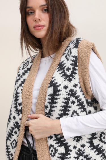 Wholesaler Cherry Paris - Sleeveless knitted vest with geometric prints ANTONELLA