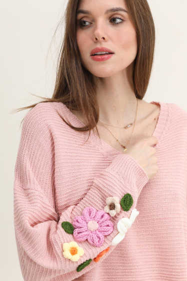 Wholesaler Cherry Paris - V-neck sweater with flower appliqués on sleeves IZABELA