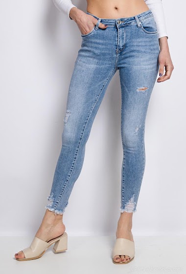 Grossiste Chic Shop - Jean skinny avec chevilles déchirées