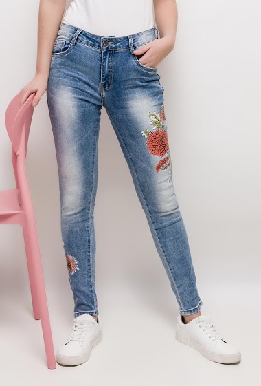 Großhändler Chic Shop - Jeans with printed flowers
