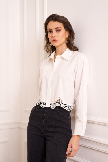 Wholesaler Choklate - Cotton and lace cropped shirt
