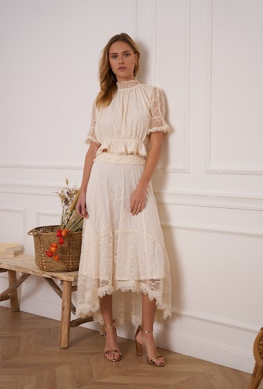 Wholesaler Choklate - Asymmetrical lace mid-length skirt