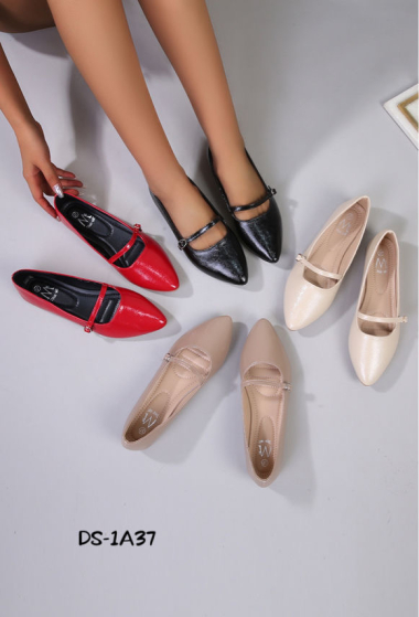Wholesaler Cink Me - Ballerinas with pointed toe and strap with adjustable buckle