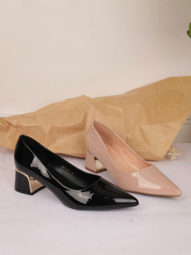 Wholesaler Cink Me - Patent PU pumps with square heel with gold edge