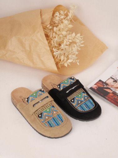 Wholesaler Cink Me - Suede mules with varied patterns in multicolored beads