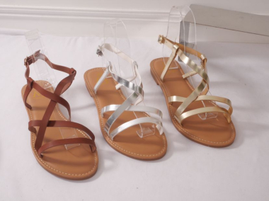 Wholesaler Cink Me - Faux leather barefoot with crossed straps and adjustable buckle