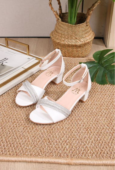 Wholesaler Cink Me - Round open toe sandal with rhinestone strap with adjustable ankle buckle