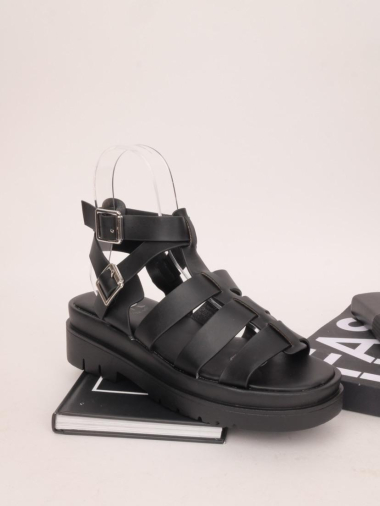 Wholesaler Cink Me - Open-toe sandals with all-terrain sole and double adjustable buckle