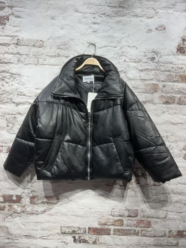 Wholesaler FOLIE LOOK - Large size faux leather down jacket