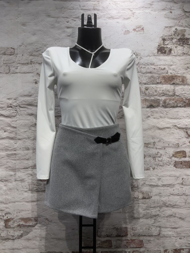 Wholesaler FOLIE LOOK - Asymmetric skirt shorts