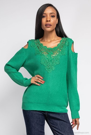 Großhändler CMP55 - Off-the-shoulder sweater with lace