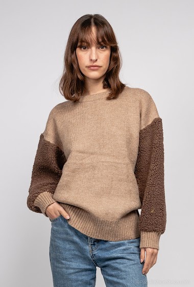 Wholesaler CMP55 - Knit sweater with teddy sleeves