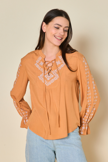 Wholesaler Copperose - fluid embroidered blouse with desired sleeves