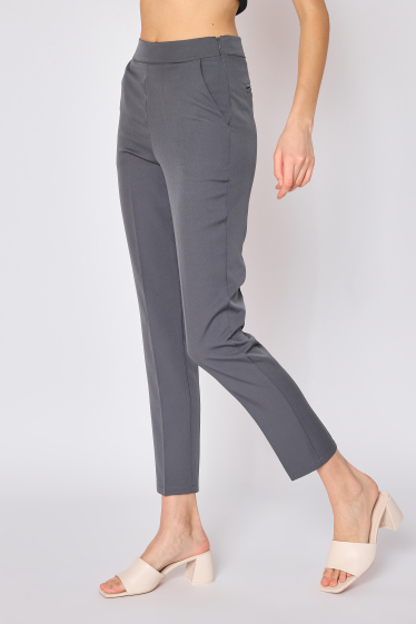 Wholesaler Copperose - classic 7/8th suit pants with piped details on the back