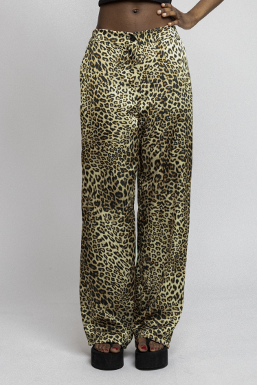 Großhändler Copperose - Hose mit geradem Bein aus Satin mit Animal-Print