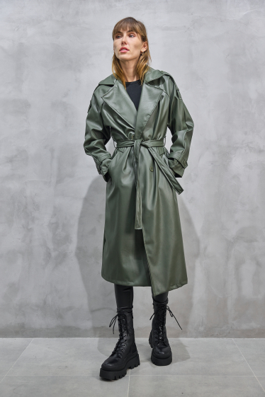 Wholesaler Copperose - long faux leather trench coat with crossed buttons and tie belt