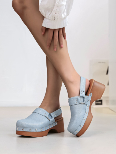 Wholesaler COVANA / FINDLAY - Clogs with buckle