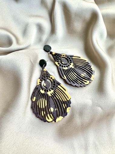 Wholesaler D Bijoux - Wooden earrings with printed pattern