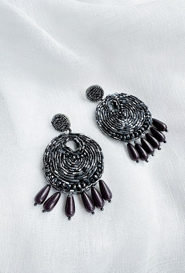 Wholesaler D Bijoux - Pearl embroidered earrings - Handmade