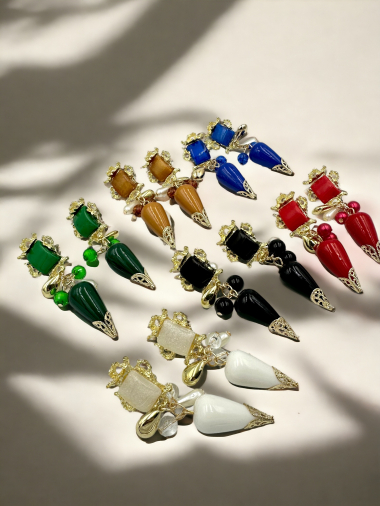 Wholesaler D Bijoux - Colored plastic earrings