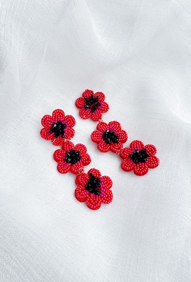 Großhändler D Bijoux - Pearl embroidered flower earrings - Handmade
