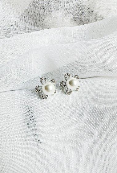 Wholesaler D Bijoux - Pearl and rhinestone flower earrings