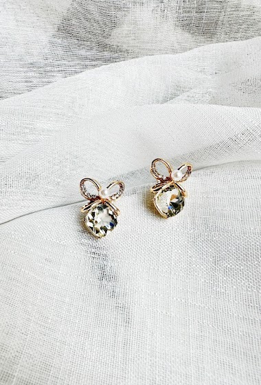Wholesaler D Bijoux - Pearl and rhinestone bow tie earrings