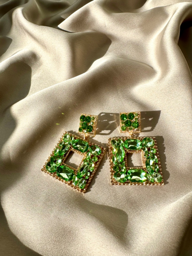 Wholesaler D Bijoux - Elegant rhinestone square dangling earrings
