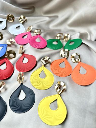 Wholesaler D Bijoux - Colorful dangling earrings